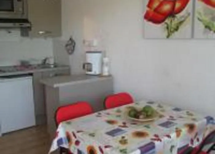 Vittoria Immobilier 7 -reglement Sur Place - Cheques Acceptes Apartamento *